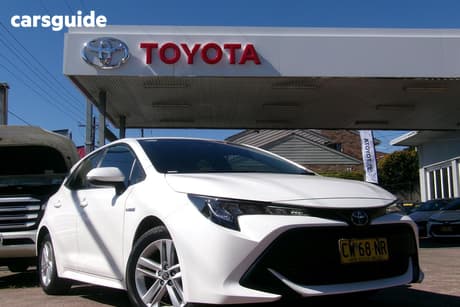 White 2019 Toyota Corolla Hatchback Ascent Sport (Hybrid)