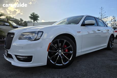 White 2017 Chrysler 300 Sedan Srt Hyperblack
