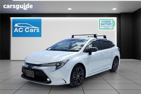 White 2022 Toyota Corolla SUV TOURING HYBRID WXB, HEATED SEATS, CRUISE CONTROL,