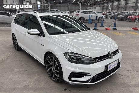 White 2018 Volkswagen Golf Wagon R