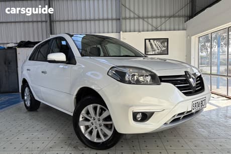 White 2014 Renault Koleos Wagon Expression (4X2)