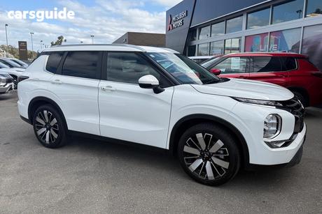 White 2025 Mitsubishi Outlander Wagon Aspire 7 Seat (2Wd)