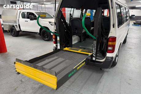 White 2004 Toyota HiAce Bus Commuter