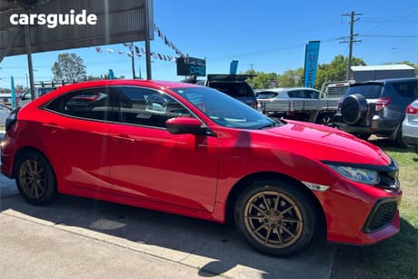 Red 2018 Honda Civic Hatchback Vti
