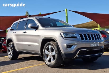 Silver 2014 Jeep Grand Cherokee Wagon Limited (4X4)