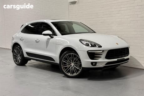 White 2017 Porsche Macan Wagon S