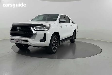 White 2021 Toyota Hilux Double Cab Pick Up Sr5 (4X4)