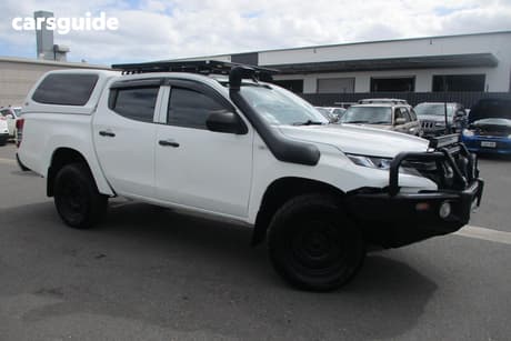 White 2018 Mitsubishi Triton Double Cab Pick Up Glx (4X4)