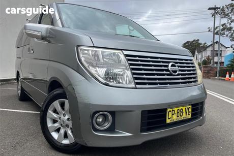 Silver 2004 Nissan Elgrand Wagon