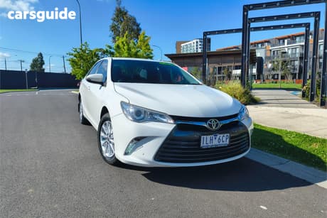 White 2017 Toyota Camry Sedan Altise