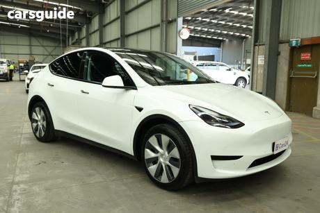 White 2023 Tesla Model Y Wagon Rear-Wheel Drive