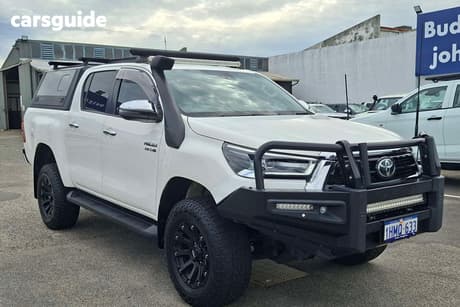 White 2022 Toyota Hilux Double Cab Pick Up Sr5 (4X4)