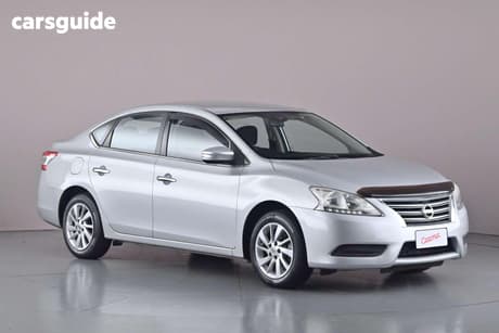 Silver 2015 Nissan Pulsar Sedan St