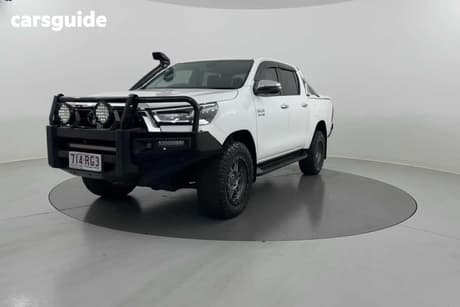 White 2022 Toyota Hilux Double Cab Pick Up Sr5 (4X4)