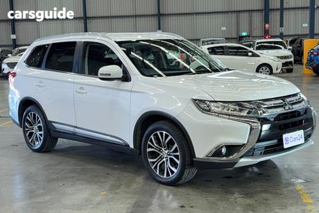 White 2016 Mitsubishi Outlander Wagon Ls (4X4)