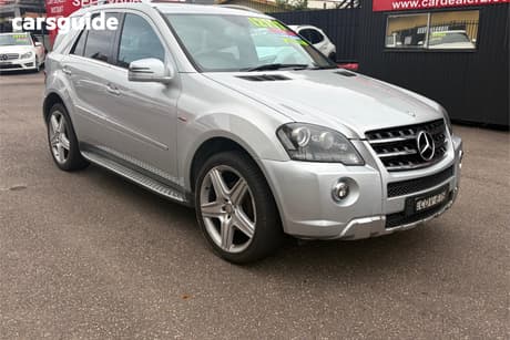 Silver 2011 Mercedes-Benz ML300 Wagon Cdi (4X4)