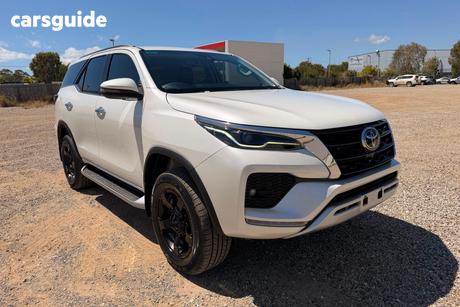 White 2021 Toyota Fortuner Wagon Crusade