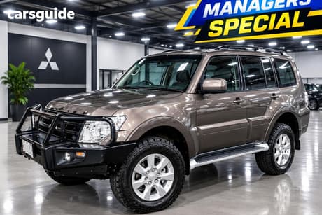 Silver 2013 Mitsubishi Pajero Wagon Glx-R Lwb (4X4)