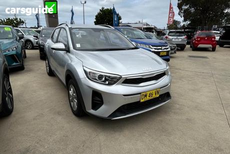 Silver 2024 Kia Stonic Wagon S