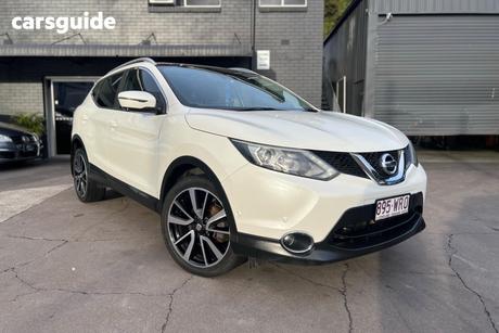 White 2015 Nissan Qashqai SUV TI