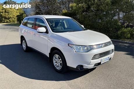 White 2012 Mitsubishi Outlander Wagon Es (4X4)