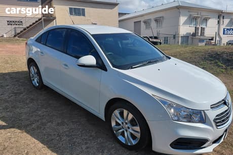 White 2015 Holden Cruze Sedan Equipe
