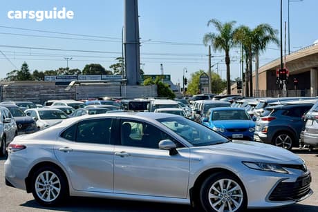 Silver 2021 Toyota Camry Sedan Ascent