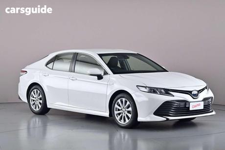 White 2020 Toyota Camry Sedan Ascent (Hybrid)