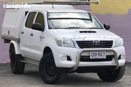 White 2015 Toyota Hilux Double Cab Chassis Sr (4X4)