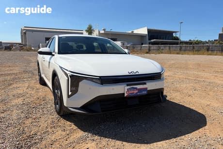 White 2025 Kia K4 Sedan S