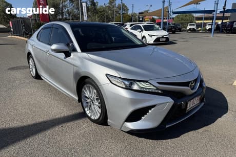 Silver 2018 Toyota Camry Sedan Sl V6