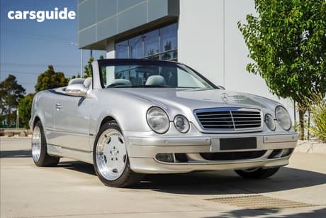 Silver 2000 Mercedes-Benz CLK320 Cabriolet Elegance