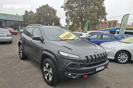 Grey 2014 Jeep Cherokee Wagon Trailhawk (4X4)