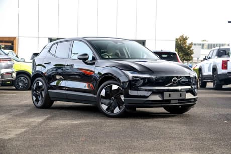 Black 2026 Volvo EX30 Wagon Ultra P5 Long Range (Rwd)