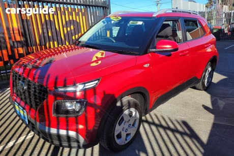 Red 2020 Hyundai Venue Wagon Go