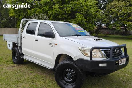 White 2014 Toyota Hilux Dual Cab Chassis Sr (4X4)