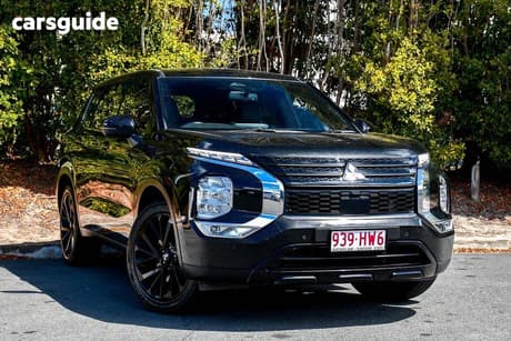 Black 2023 Mitsubishi Outlander Wagon Ls 7 Seat (2Wd)