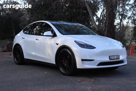 White 2023 Tesla Model Y Wagon Performance
