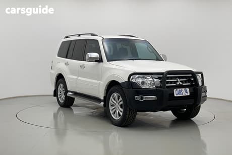White 2017 Mitsubishi Pajero Wagon Glx Lwb (4X4)