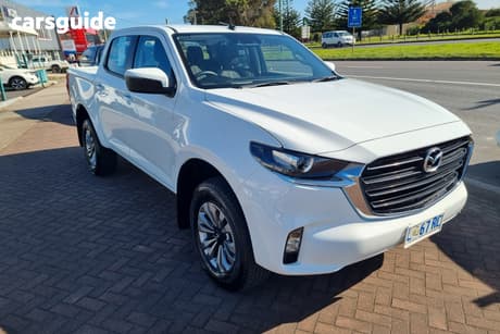 White 2022 Mazda BT-50 Dual Cab Pick-up Xt (4X4)