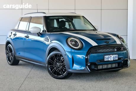 Blue 2022 Mini Cooper Hatchback S Classic 5D Hatch