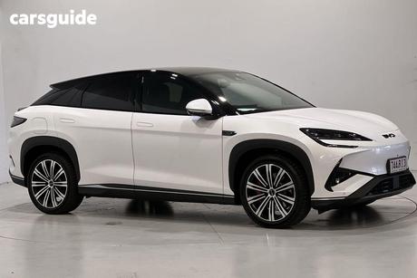 White 2025 BYD Sealion 7 Wagon Performance