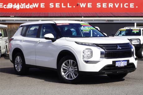 White 2024 Mitsubishi Outlander Wagon Es 7 Seat (2Wd)