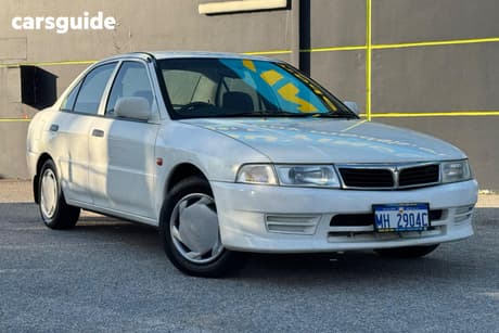 White 2002 Mitsubishi Lancer Sedan Gli