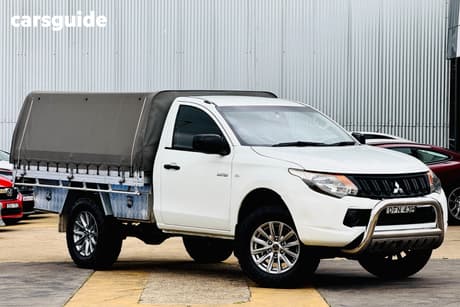 White 2016 Mitsubishi Triton Cab Chassis Glx