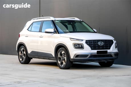 White 2023 Hyundai Venue Wagon Active