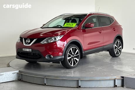 Red 2015 Nissan Qashqai Wagon Ti (4X2)