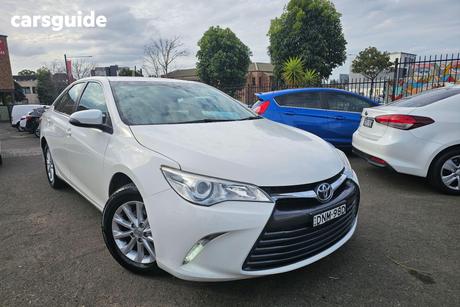 White 2016 Toyota Camry Sedan Altise