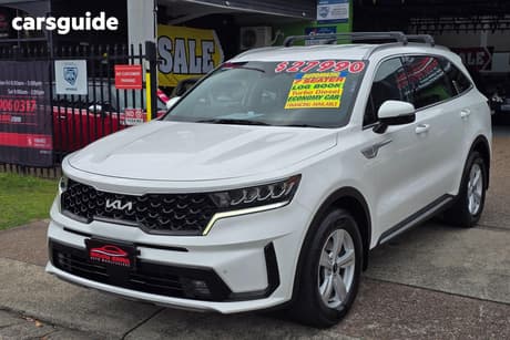 White 2023 Kia Sorento Wagon S 7 Seat
