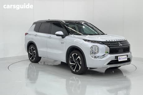 White 2024 Mitsubishi Outlander Wagon Phev Exceed Tour 5+2 St (Awd)